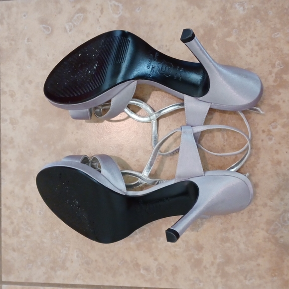 Touch of Nina Heels - Picture 9 of 11